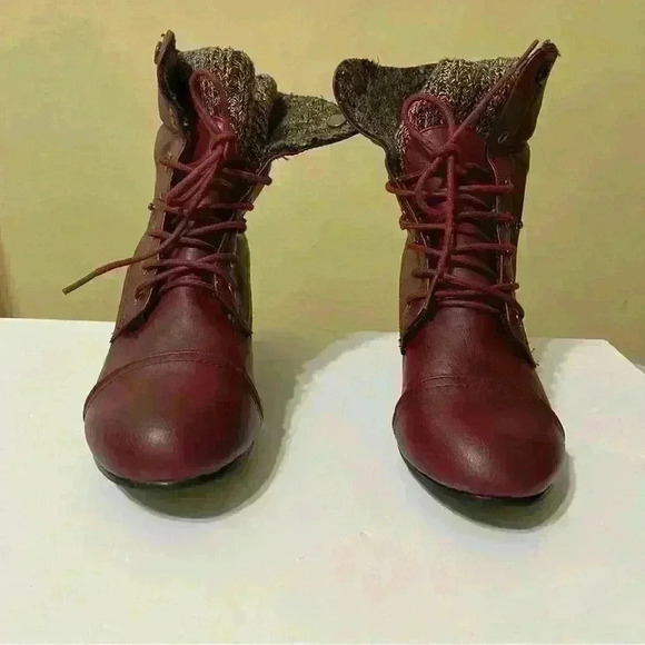 Twisted women’s Sweater knit wedge ankle boots size 9 burgundy - Picture 6 of 11